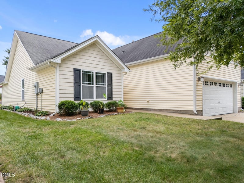 2108 Woodwater Dr, Fuquay Varina, NC 27526