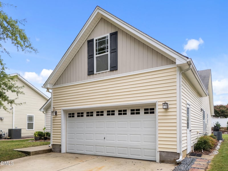 2108 Woodwater Dr, Fuquay Varina, NC 27526