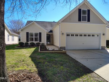 2108 Woodwater Dr, Fuquay Varina, NC 27526