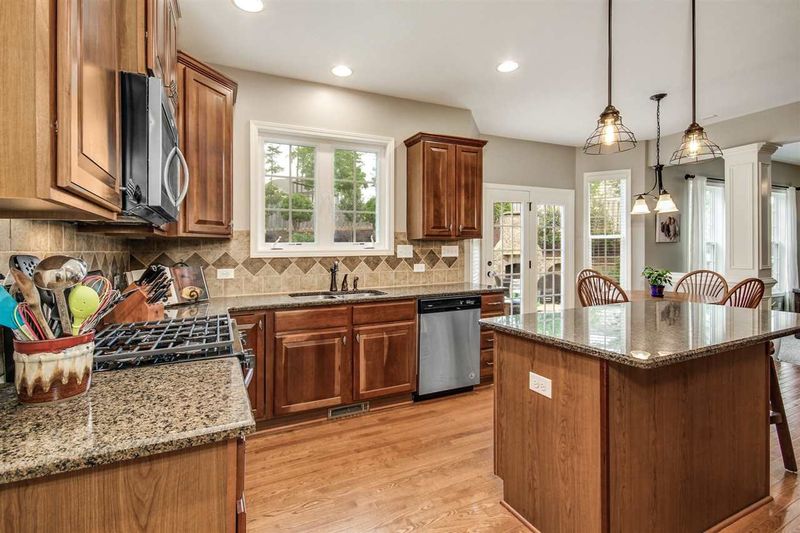 2109 Hemlock Hills Dr, Durham, NC 27703