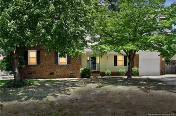 2109 Hollyridge Pl, Fayetteville, NC 28304