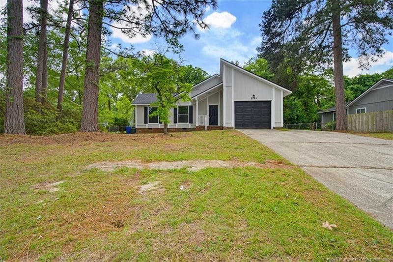 2109 Lakeridge Dr, Fayetteville, NC 28304