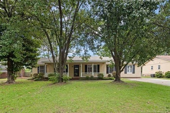 2109 Lothbury Dr, Fayetteville, NC 28304