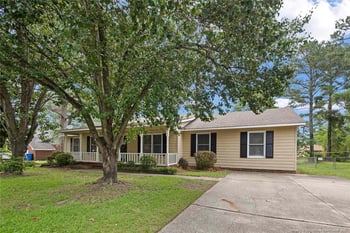 2109 Lothbury Dr, Fayetteville, NC 28304