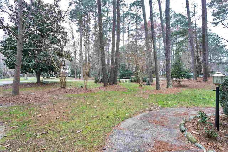 2109 Millpine Dr, Raleigh, NC 27614