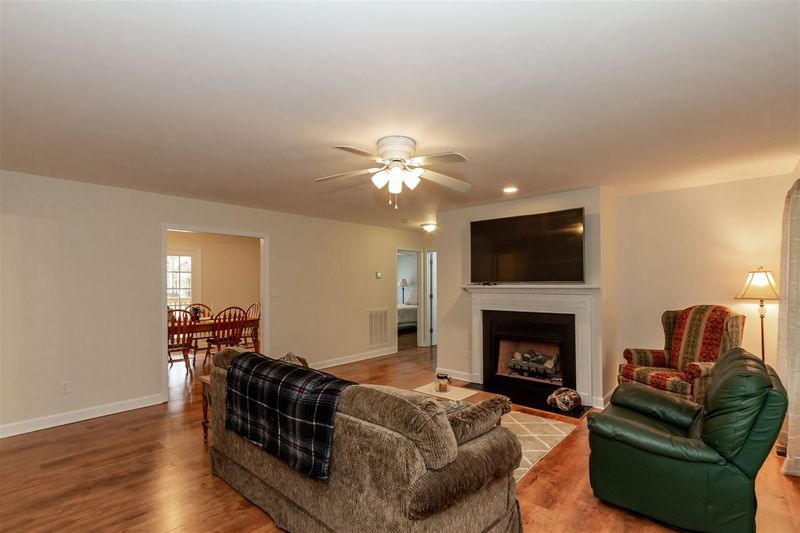 2109 Woodstone Dr, Clayton, NC 27527