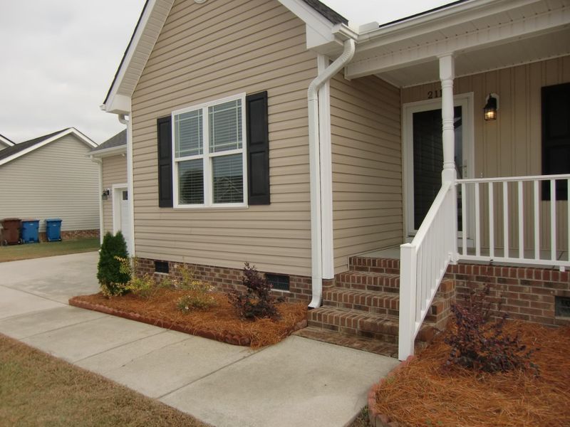 211 Bishop Ln, Dunn, NC 28334