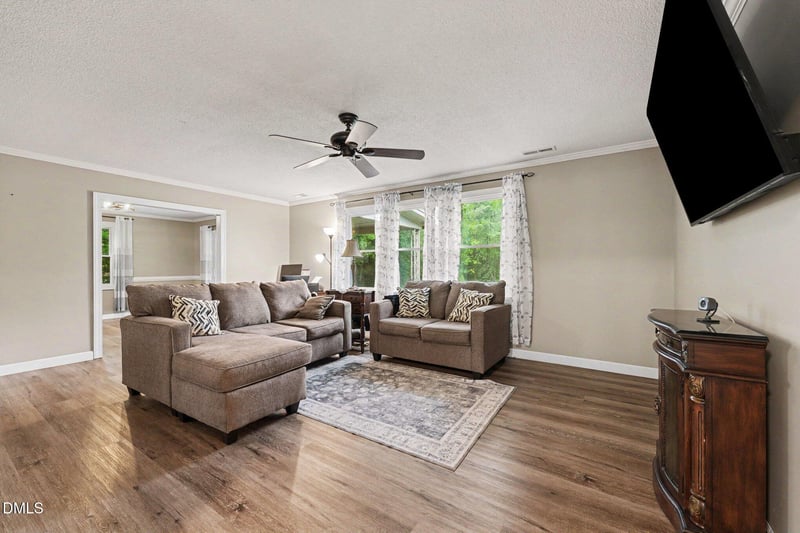 211 Brookside Dr, Smithfield, NC 27577