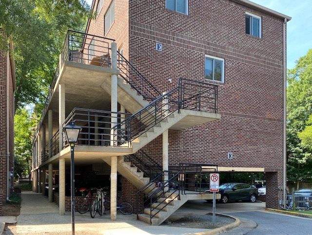 211 Church St #E 2, Chapel Hill, NC 27516