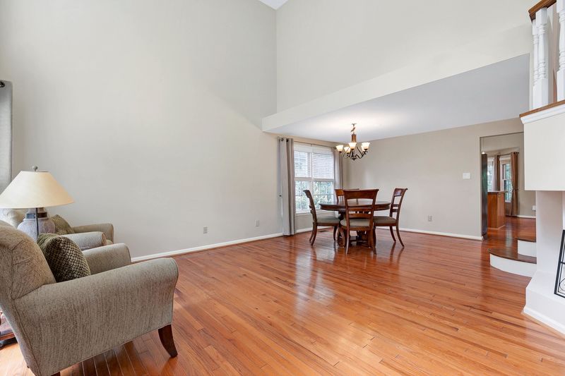 211 Covington Sq, Cary, NC 27513