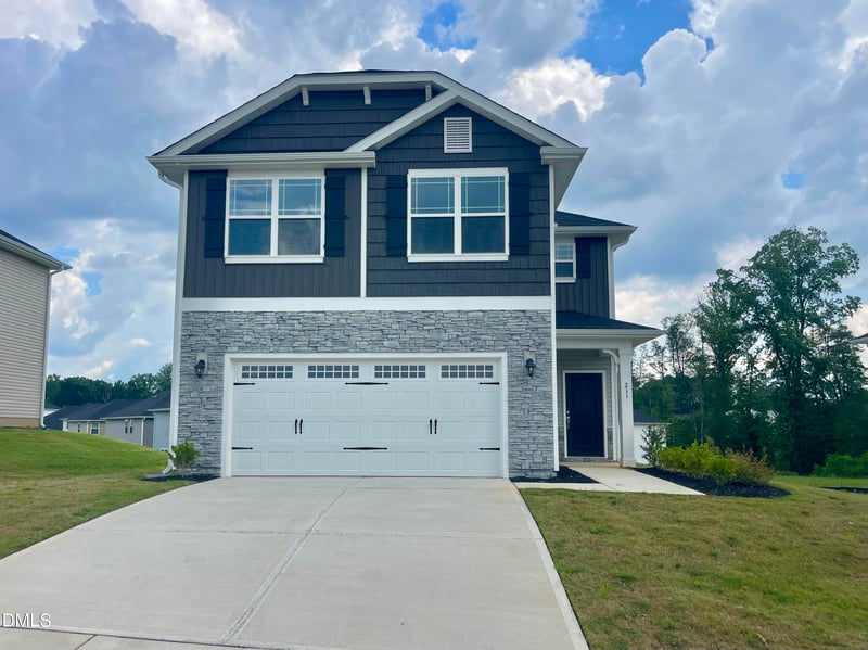 211 Drayton Hall Ln, Sanford, NC 27330