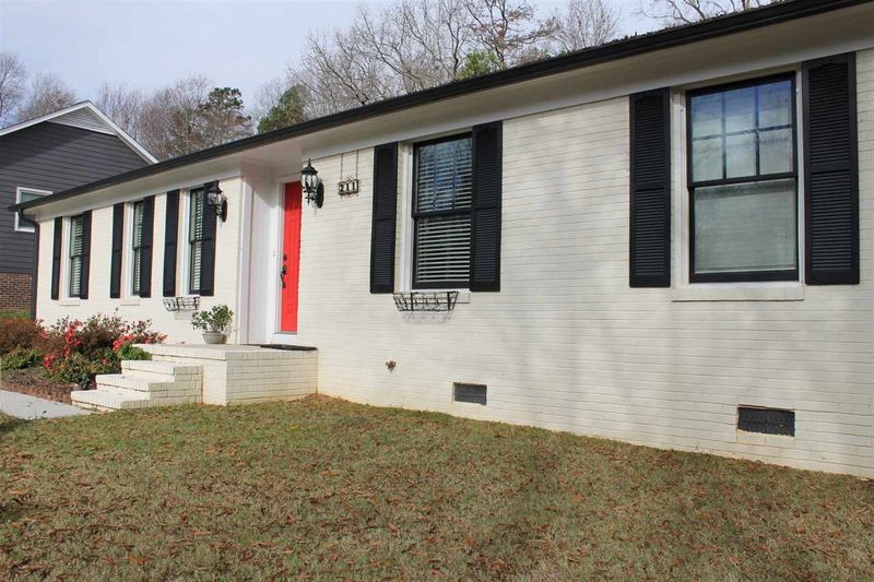 211 Electra Dr, Cary, NC 27513