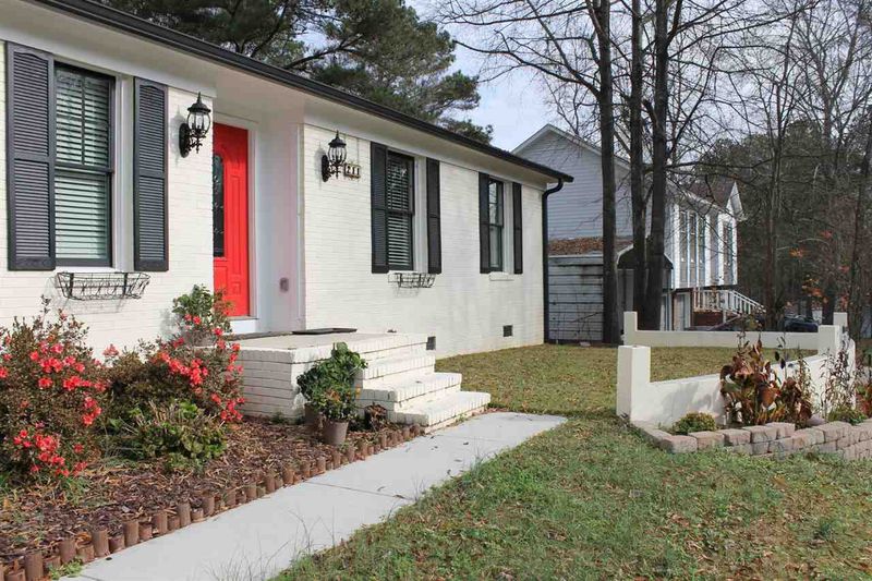 211 Electra Dr, Cary, NC 27513