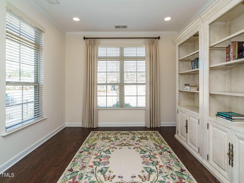 211 Ellisview Dr, Cary, NC 27519