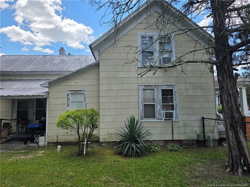 211 Elm Ave, Dunn, NC 28334
