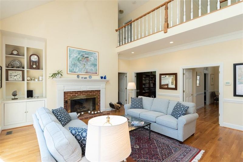 211 Emerson Dr, Mebane, NC 27302