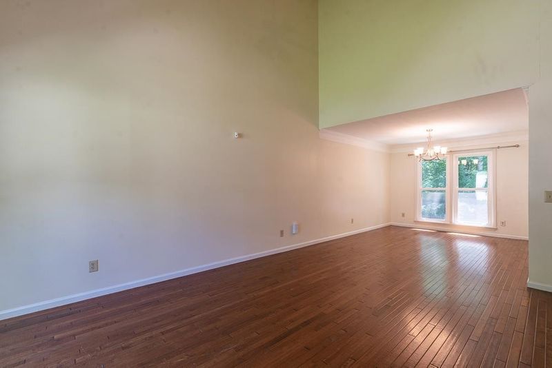 211 Gettysburg Dr, Cary, NC 27513