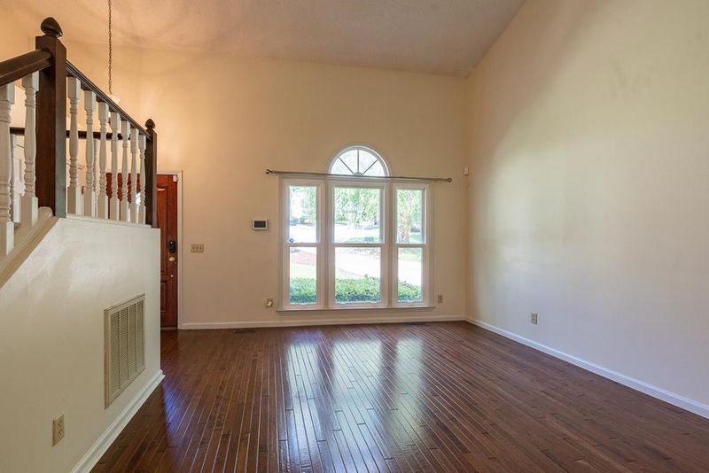 211 Gettysburg Dr, Cary, NC 27513