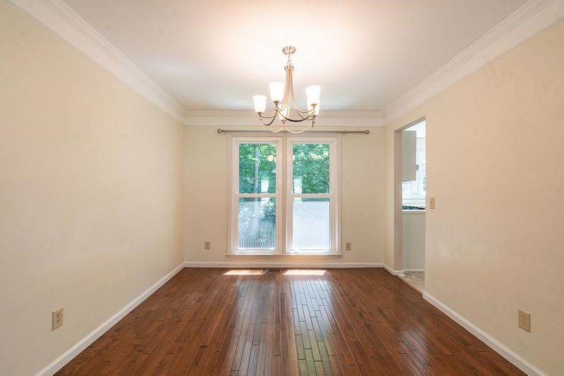 211 Gettysburg Dr, Cary, NC 27513