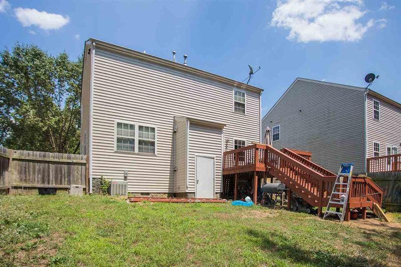 211 Gladstone Dr, Durham, NC 27703