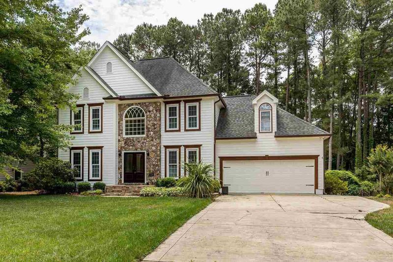 211 Glen Abbey Dr, Cary, NC 27513