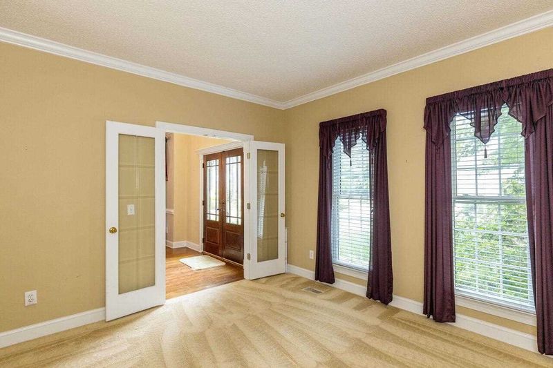 211 Glen Abbey Dr, Cary, NC 27513