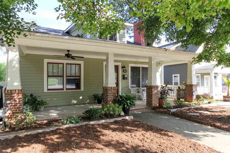 211 Haywood St, Raleigh, NC 27601