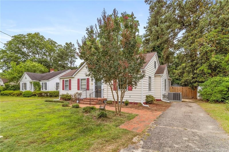 211 Hull Rd, Fayetteville, NC 28303