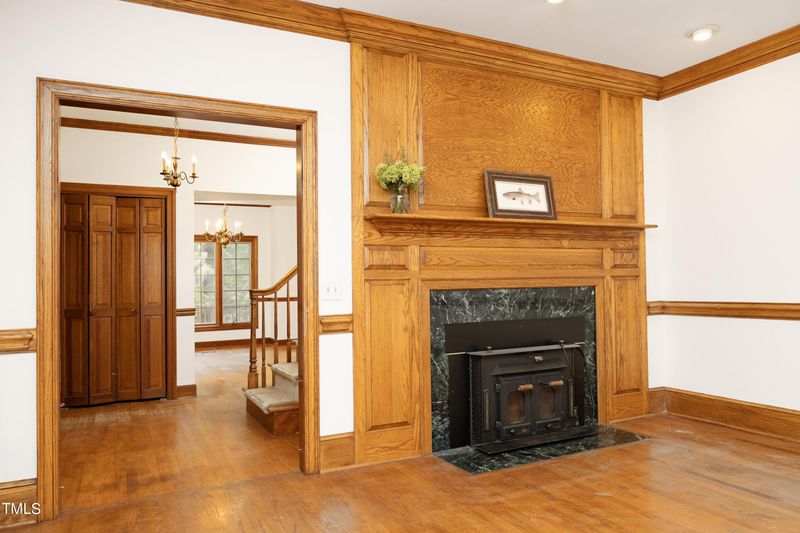 211 Huntington Dr, Chapel Hill, NC 27514