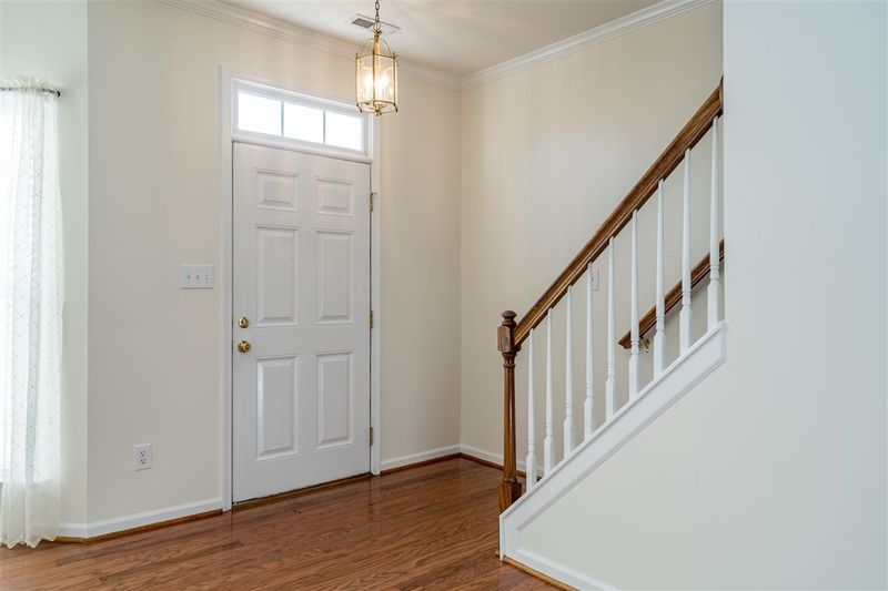 211 Joshua Glen Ln, Cary, NC 27519