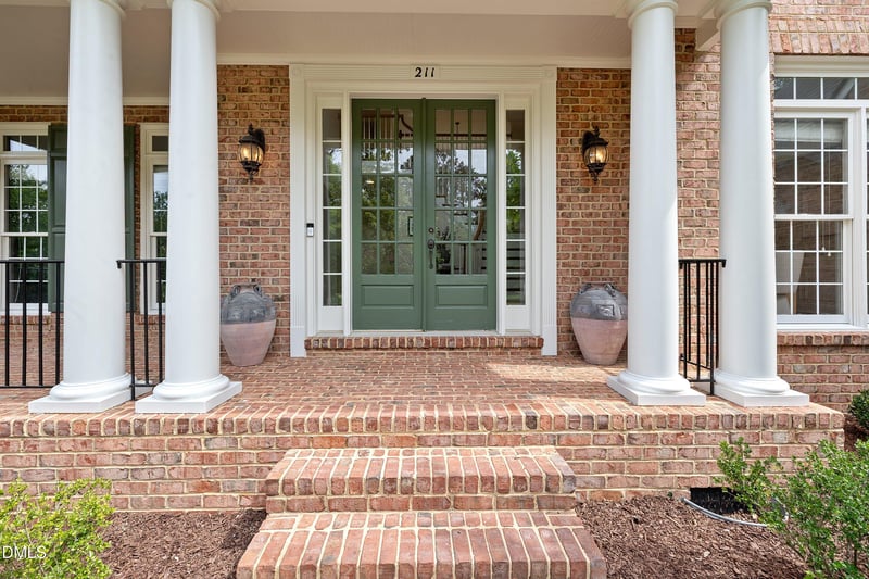 211 Lantern Ridge Ln, Cary, NC 27519