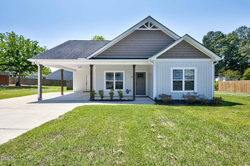 211 Lewis St, Four Oaks, NC 27524
