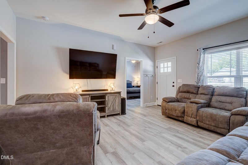 211 Lewis St, Four Oaks, NC 27524
