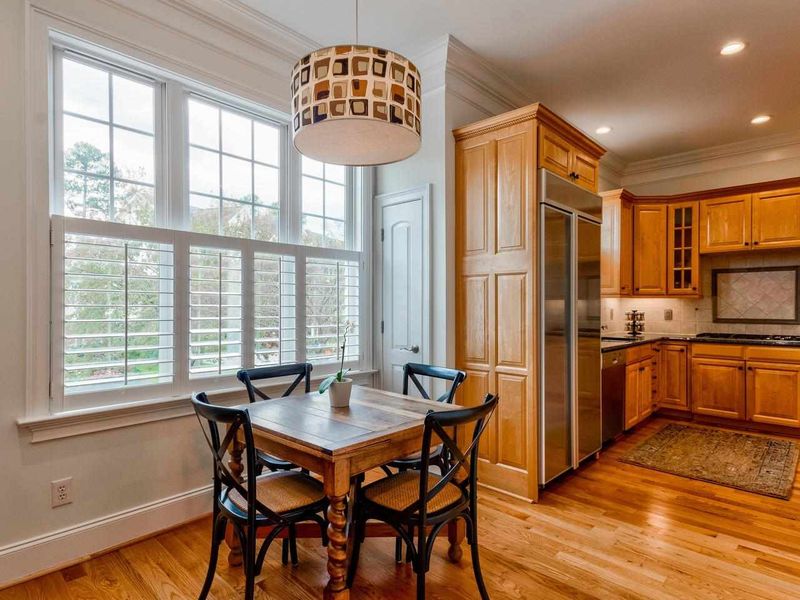211 Lions Gate Dr, Cary, NC 27518