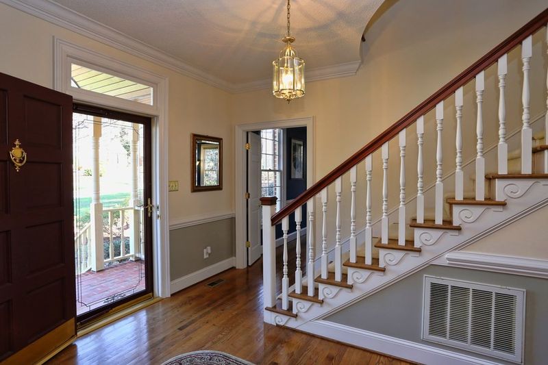 211 Livingstone Dr, Cary, NC 27513