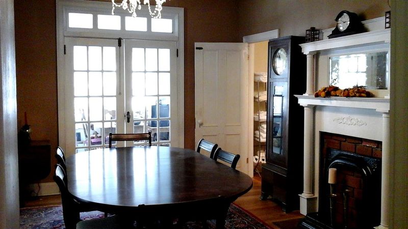 211 N Main St, Louisburg, NC 27549