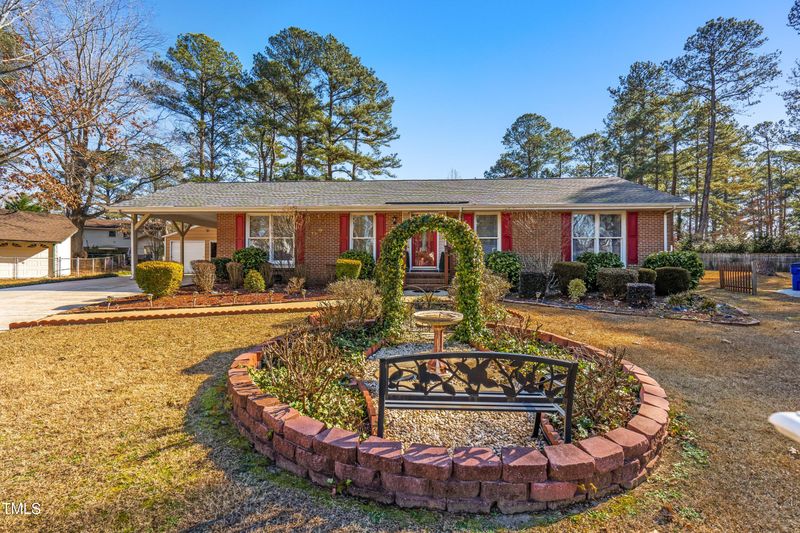 211 Maple Cir, Smithfield, NC 27577
