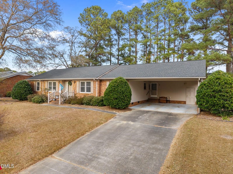 211 Marlowe Dr, Dunn, NC 28334