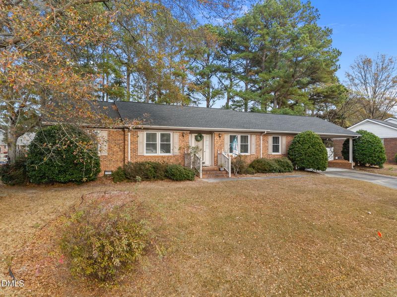 211 Marlowe Dr, Dunn, NC 28334