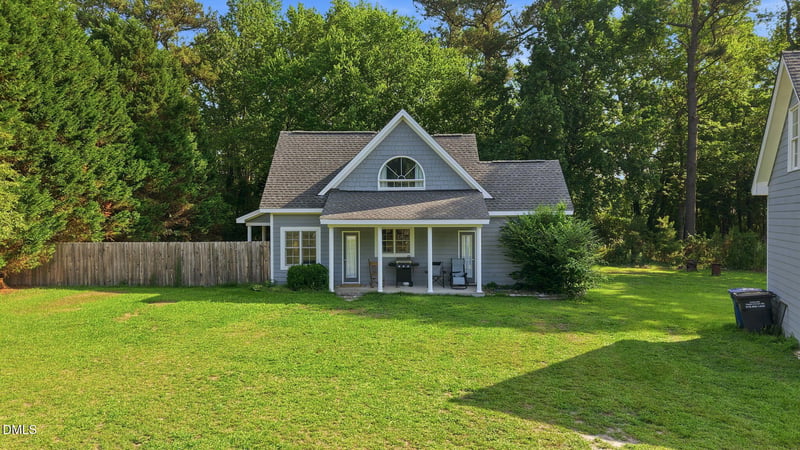 211 Meadow Dr, Fuquay Varina, NC 27526