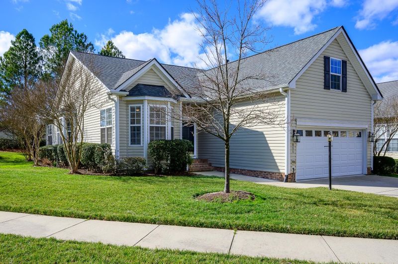 211 Muir Brook Pl, Cary, NC 27519