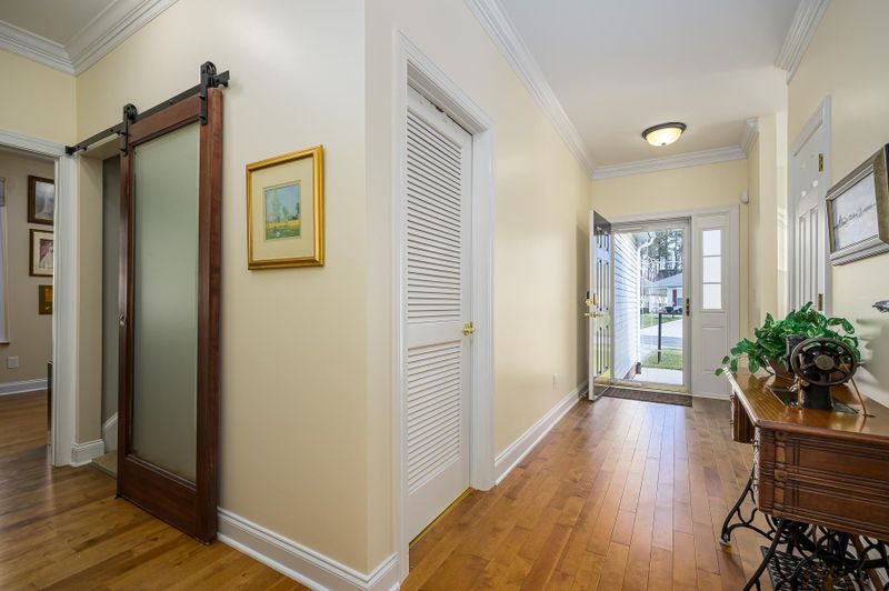 211 Muir Brook Pl, Cary, NC 27519