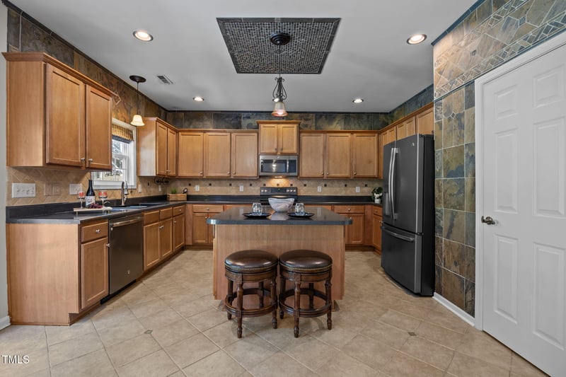 211 October Glory Ln, Apex, NC 27539