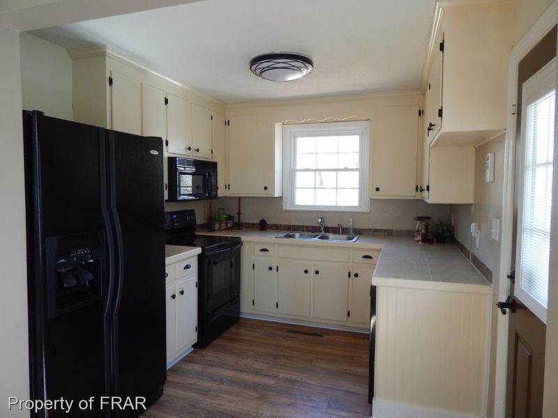 211 Park Ave, Sanford, NC 27330