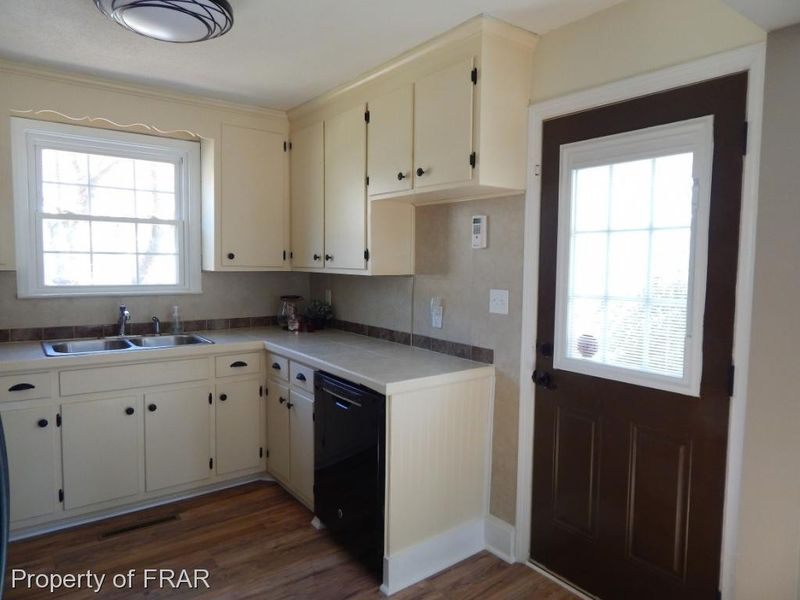 211 Park Ave, Sanford, NC 27330