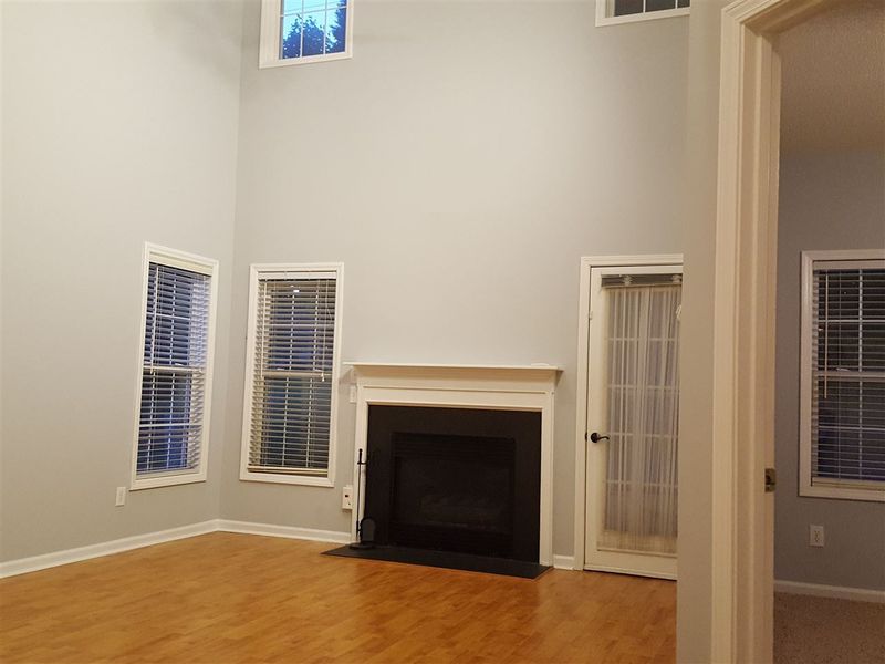 211 Pointe Crest Ct, Cary, NC 27513
