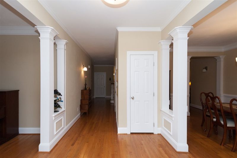 211 Shepherd St, Raleigh, NC 27607