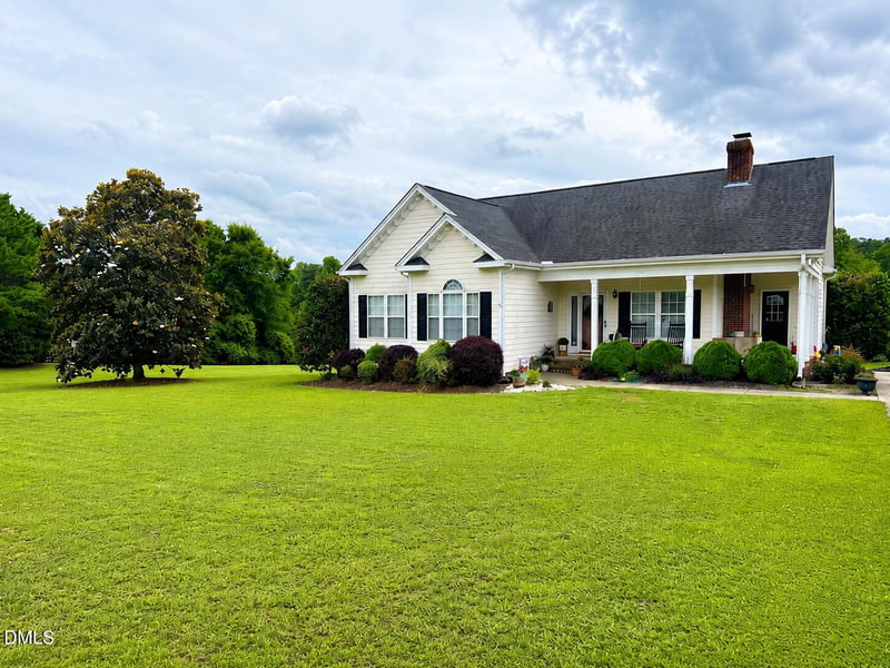 211 Sherman Lakes Dr, Fuquay Varina, NC 27526