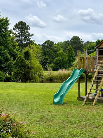 211 Sherman Lakes Dr, Fuquay Varina, NC 27526
