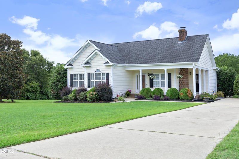 211 Sherman Lakes Dr, Fuquay Varina, NC 27526